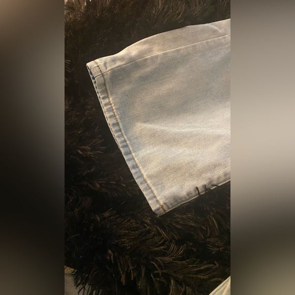 Bleached blue Jean wide legged snatched waist - Picture 5 of 8